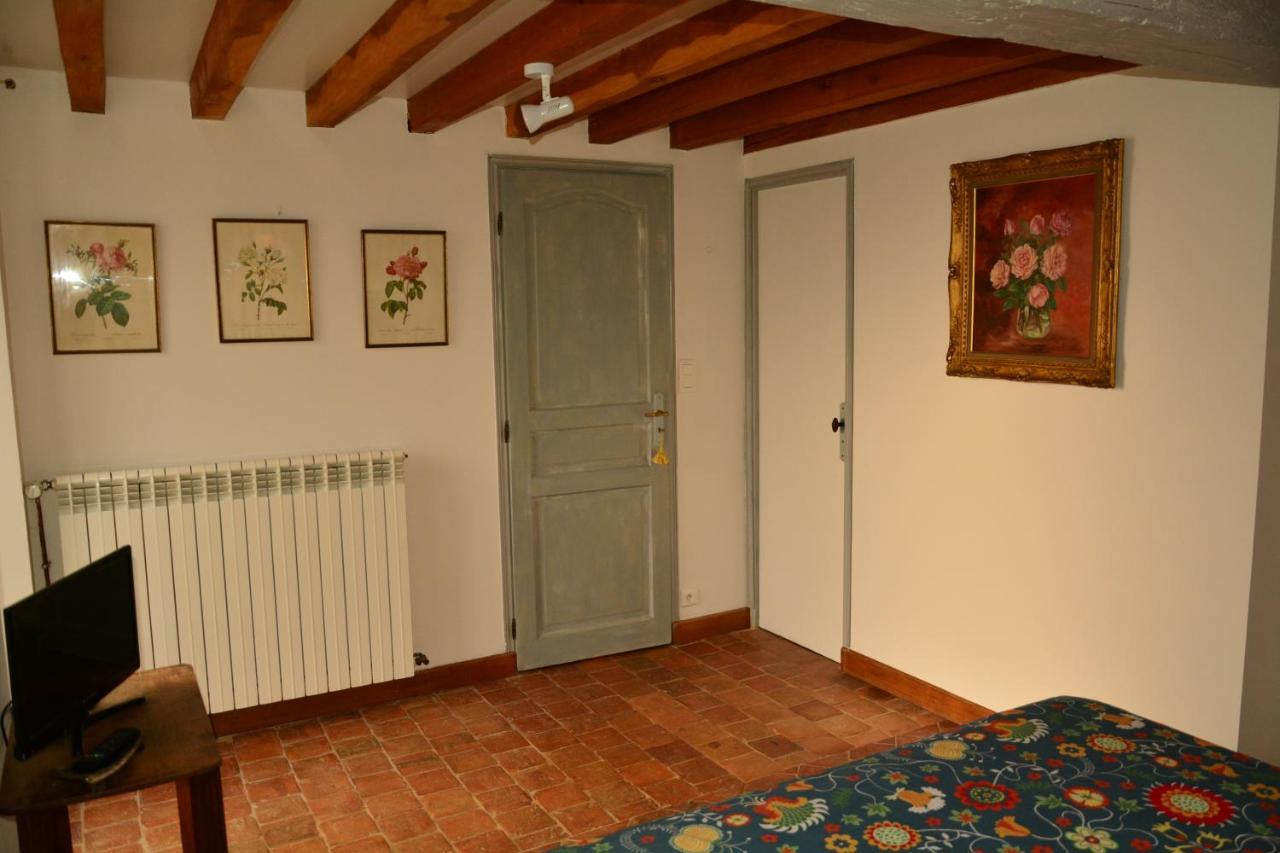 Le Vieux Saule Hotel Saints-en-Puisaye Eksteriør billede